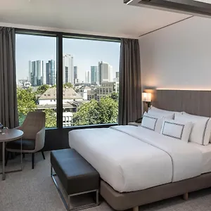 4* Hotel Meliá Frankfurt