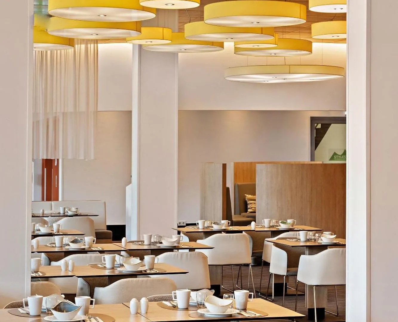 Hey Lou Hotel Frankfurt Airport Kelsterbach Alemania